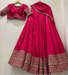 Magnifique Lehenga Choli en soie pour mariage d'hiver avec dupatta pour les occasions de fête - Product Image 3