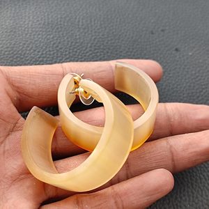 Modernos y Elegantes Pendientes Geométricos de Cuerno de Búfalo, Joyería de Cuerno Natural Ecológica y a la Moda, Hechos a Mano, Ideales para Bodas y Fiestas - Product Image 3