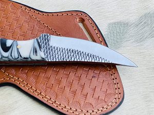 Ensemble de couteaux de chef de cuisine japonais faits à la main sur mesure en acier au carbone de haute qualité avec gaine de lame damas incluse - Product Image 6