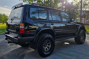 Gran Oferta: Land Cruiser Modelo Antiguo de Calidad de 1997 - Product Image 3