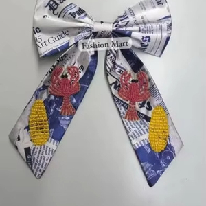 Style d'arc à la mode de saison d'écrevisses et logo personnalisable - Product Image 1