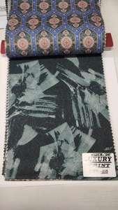 Tissu imprimé en satin de Gizeh luxueux, teint en fil, style uni pour robes de soirée élégantes, chemises, créations - Finition soyeuse et lisse - Product Image 3