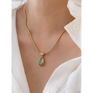 Collana con Pendente a Goccia Placcata in Oro 18K, Gemma Verde Oliva, Design Trendy a Forma di Pera, Regalo per Lei - Product Image 2