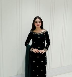 Trajes Salwar de Terciopelo de Diseño Indio-Pakistaní con Lentejuelas y Bordados, Traje Salwar Elegante para Fiestas, Bodas y Uso Casual - Product Image 2