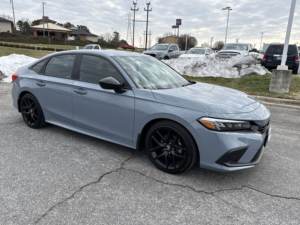 Honda Civic Sport CVT d'occasion propre 2023 - Product Image 2