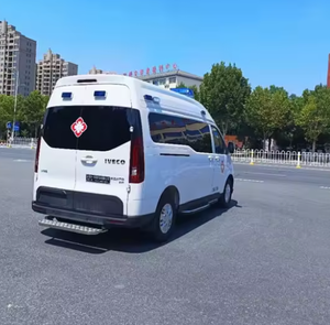 LISTO PARA ENVIAR Ambulancia Usada de Cinco Plazas 4x2 de Gasolina con Transmisión Automática - Product Image 3