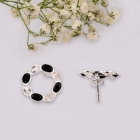 Piedra preciosa natural Arco Iris y ónix negro Diseñador único Chapado en oro Plata de Ley 925 Joyería hecha a mano Pendiente para mujer.