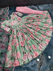 Lancement d'un nouveau vêtement de soirée de créateur, Look Malai, Satin de soie avec impression numérique, robe diamant, travail manuel, manches longues, grossiste - Product Image 2