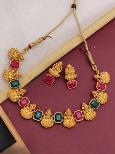 Conjunto de collar de gargantilla de joyería de templo de moda de estilo Laxmi DEL SUR DE LA India y conjunto de joyería chapado en oro pesado antiguo tradicional - Product Image 2