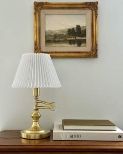 Elegante Lámpara de Mesa de Metal para Sala de Estar, Mesa Auxiliar que Mejora la Comodidad con Luz Suave y Acogedora - Product Image 5