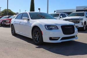Chrysler 300 2021 en Perfectas Condiciones - Product Image 5