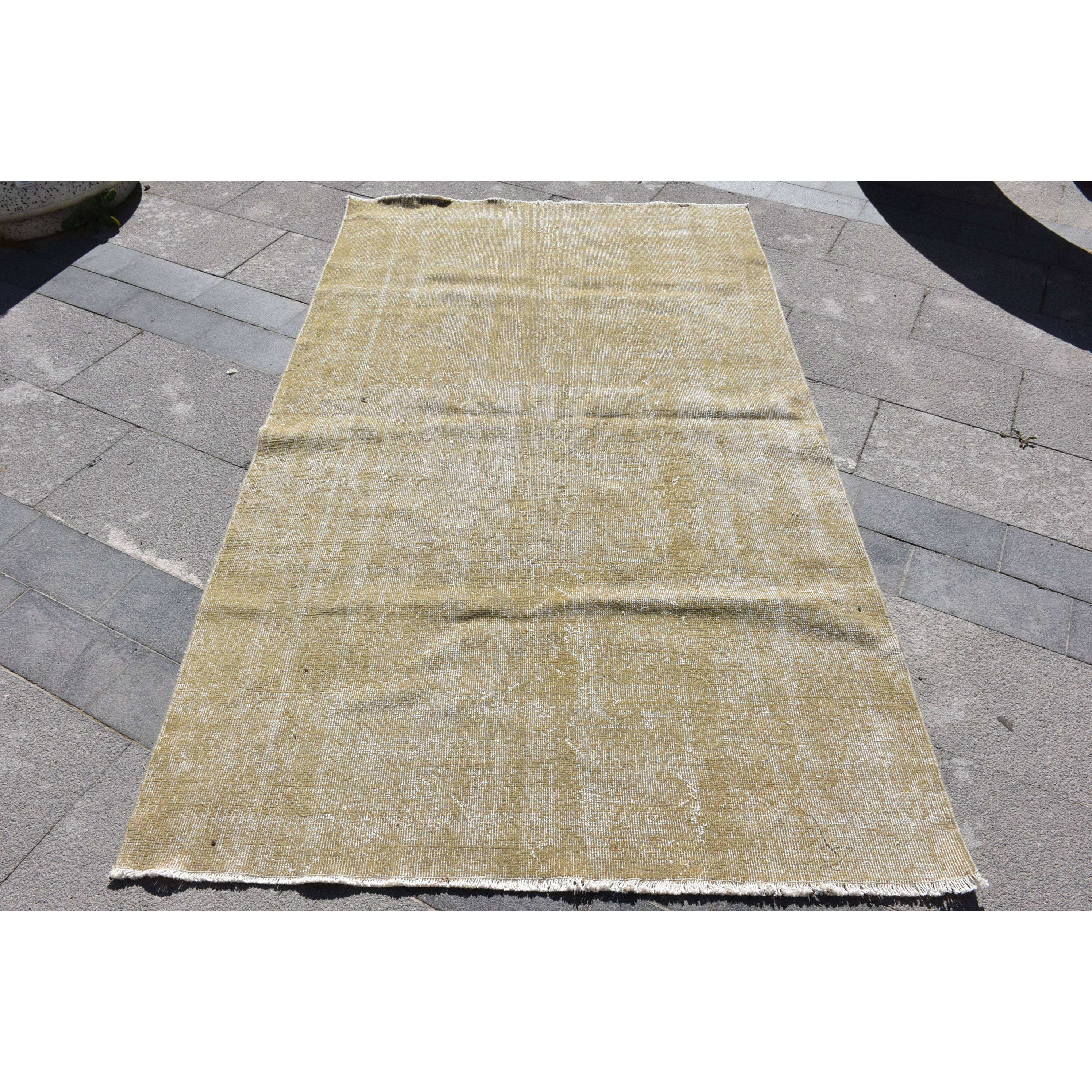 สีเหลือง