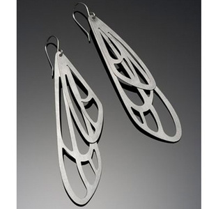 Venta caliente Nuevo diseño Aspecto elegante con hermoso diseño y diseño lujoso Joyería de metal Anillo de oreja con estilo - Product Image 4