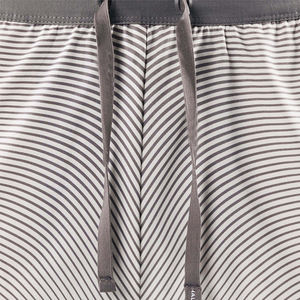 100% Shorts d'entraînement personnalisés de qualité ceinture élastique respirant Fitness entraînement genou longueur Shorts poches décontracté sublimé - Product Image 5