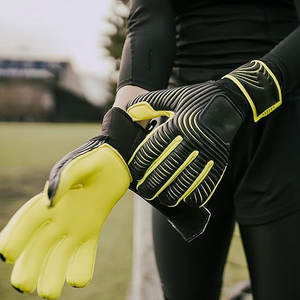 Guantes de portero con logotipo personalizado y características antideslizantes Fútbol transpirable de látex alemán de 4mm - Product Image 3
