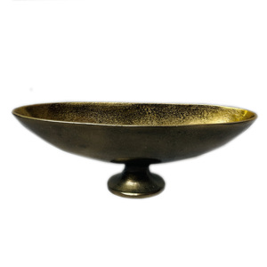 Plato decorativo de cobre antiguo pulido con borde festoneado en forma de luna, hecho a mano, duradero, no tóxico, para frutas, de metal martillado. - Product Image 3