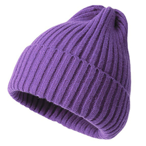 Gorro de invierno acrílico 100% con logotipo personalizado, gorro de punto bordado de alta calidad Unisex con patrón de lazos, forrado de satén cálido para la playa - Product Image 3