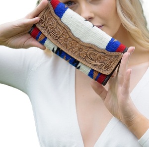 Cartera Trifold Vintage de Moda Nacional para Mujer, con Estampados de Animales, Diseño de Manta de Silla de Montar, Turquesa, Protección RFID, Hecha a Mano - Product Image 1