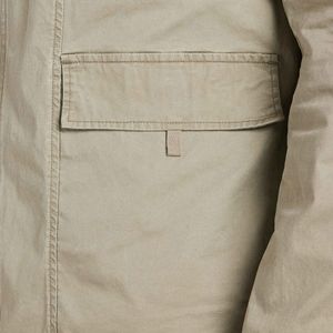 Chaqueta utilitaria lavada para hombre, gris, verde, ajuste relajado, cremallera frontal, con bolsillos utilitarios de acabado lavado y dobladillo limpio - Product Image 4