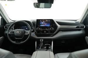 Toyota Highlander hybride 2021 en parfait état - Product Image 3