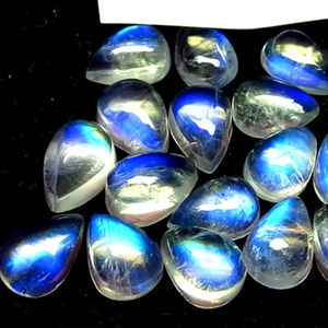Piedra lunar de arcoíris genuina con forma de pera para hacer joyas, cabujón de piedra lunar de arcoíris llamativo azul brillante - Product Image 1