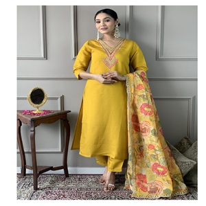 Meilleur prix sur Pure Chanderi à la mode et exclusive Tenues de fête indiennes et pakistanaises pour femmes et filles Kurti Dupatta Costumes pour les fêtes - Product Image 1