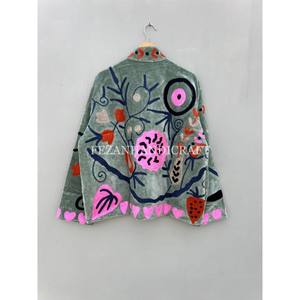 เสื้อแจ็คเก็ตฤดูหนาวสำหรับผู้หญิง ทำมือ ตกแต่งด้วยกำมะหยี่และงานปัก สไตล์ฮิปปี้แบบยูนิเซ็กซ์ พร้อมซับในถักนิตติ้ง - Product Image 5