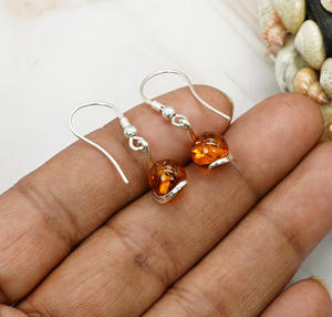 Pendiente de gancho de forma redonda de ámbar Báltico natural de Plata de Ley 925 - Product Image 4