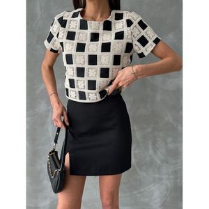 Blusa de Ganchillo a Cuadros de Manga Corta Negra para Mujer TOPSHOW - Elegante Top de Verano de Moda al por Mayor - Product Image 4