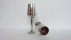 Copa de cerveza personalizada de acero inoxidable de último diseño, artículo decorativo para el hogar y el bar, capacidad de 100ml almacenada sostenible - Product Image 4