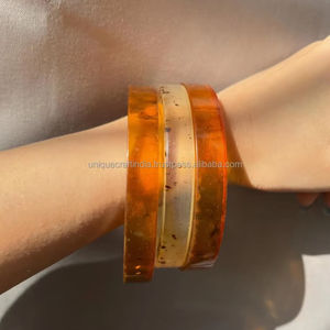 Brazaletes de Resina Sólida de Alta Calidad, Pulsera de Moda con Acabado Liso para Mujer, Venta al por Mayor - Product Image 3