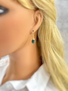 Personnalisé Nouvelle Arrivée original 925 bijoux en argent émeraude pierre boucle d'oreille simple et élégant de haute qualité boucle d'oreille à faible coût - Product Image 3