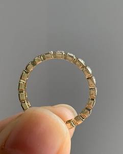 Conjunto de bisel de banda de boda Moissanite de corte esmeralda, banda de aniversario, eternidad completa a juego, banda de promesa apilable, regalo para el amor - Product Image 2