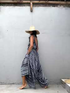 2025 nuevo mono bohemio con cuello en V para mujer, pantalones de pierna ancha con lazo y tinte, mono hasta el suelo, método tejido, moda navideña - Product Image 3