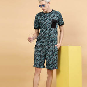 ชุดเซ็ตเสื้อยืดกางเกงขาสั้นลำลองผู้ชายสำหรับฤดูร้อน สไตล์ไฮสตรีท รับทำโลโก้ ผลิตในปากีสถาน ระบายอากาศได้ดี ลายเรียบ ไซส์ใหญ่ - Product Image 1