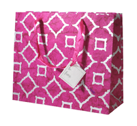 Vente en gros Sacs-cadeaux Sacs cadeaux en papier de luxe avec logo avec ruban Matériau d'emballage de mariage personnalisé Sérigraphie Sacs de vêtements