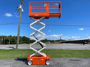 ข้อเสนอขายรถยกกรรไกร SNO S3219E เครื่องยนต์แก๊ส CNG ปี 2022/2023 ระยะยก 19 ฟุต รับน้ำหนัก 1 ตัน ยางกันกระแทกอย่างดี - Product Image 2