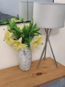 Vase en métal fait à la main avec mosaïque à paillettes pour les hôtels de mariage et les centres de villégiature par un fabricant de confiance avec des tailles 30x8 cm - Product Image 4