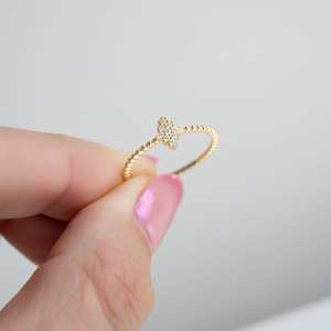 Anillo de declaración de banda de eternidad de corte redondo de oro amarillo de 14K apilable minimalista, Diamante cultivado en laboratorio, compromiso nupcial para regalo de joyería - Product Image 1