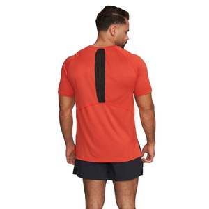 Camiseta Deportiva para Hombre Golds Gym, Color Naranja, Corte Regular, Transpirable, de Secado Rápido, con Logotipo Personalizado, Cuello Redondo, Tejido Jersey - Product Image 3