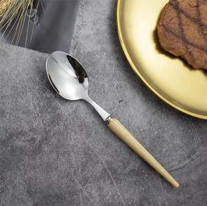 Ensemble de couverts en acier inoxydable avec manche en bois fin et tête argentée, pour les repas quotidiens à la maison, les repas en famille et l'utilisation en cuisine, en provenance d'Inde - Product Image 6