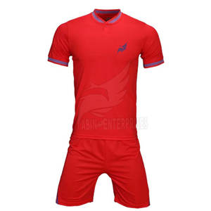 Venta al por mayor de uniformes de fútbol transpirable de tamaño personalizado para hombres ropa de fútbol sostenible - Product Image 1