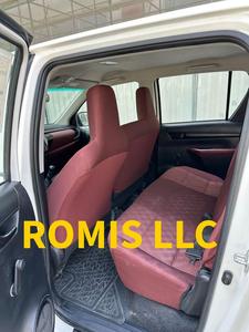Toyota Hilux Double Cab Pickup Usato 2022 Bianco 4 Porte Veicolo Utilitario per Trasporto e Guida Quotidiana - Product Image 4