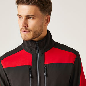 Veste Softshell de Couleur Personnalisée pour Hommes Block Design avec Poches Fermeture à Glissière pour l'Hiver Tissu de Toile à Bas Prix - Product Image 3