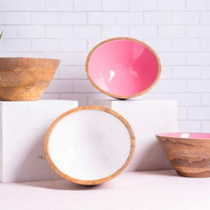 Bol de service à salade Meena Work vert vibrant en bois naturel parfait pour les articles d'hôtel Vaisselle Accessoire de salle à manger élégant - Product Image 5