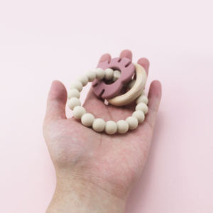 2026 Venta al por mayor, nueva llegada, mordedor de bebé adorable, suave, sin BPA, anillo de madera de grado alimenticio con juguetes de silicona para la dentición del bebé - Product Image 5