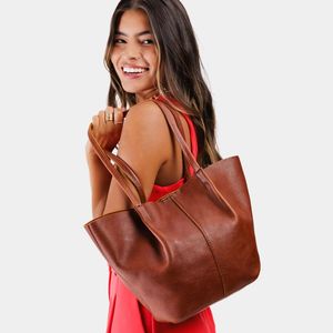 Sac fourre-tout classique en cuir pour le bureau - Product Image 1