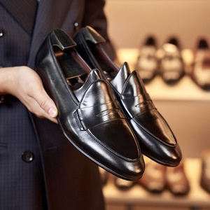 Chaussures habillées vintage en cuir givré pour hommes avec empiècements élastiques et talon résistant à l'usure - Product Image 4