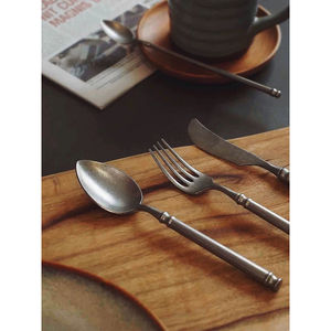 Juego de cubiertos de metal elegante y resistente Vajilla decorativa fácil de limpiar de alta dureza para hogares, eventos y restaurantes - Product Image 2