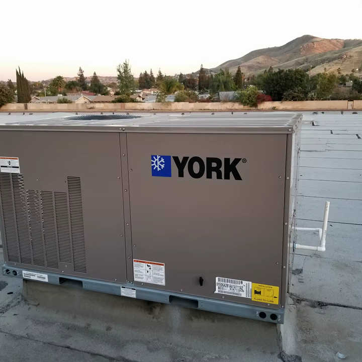Buy 10 take 3 York 7.5 Ton 12.2 EER Ton Commercial Packaged Air Conditioner - 208/230 3 Phase For Sale USA,ROMANIA,EUROPE
